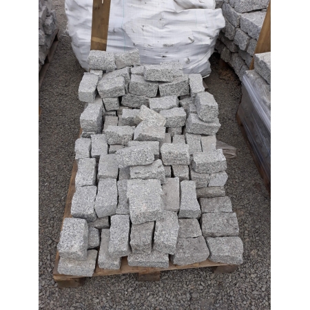 Palisady granitowe łupane 8x8x16 cm